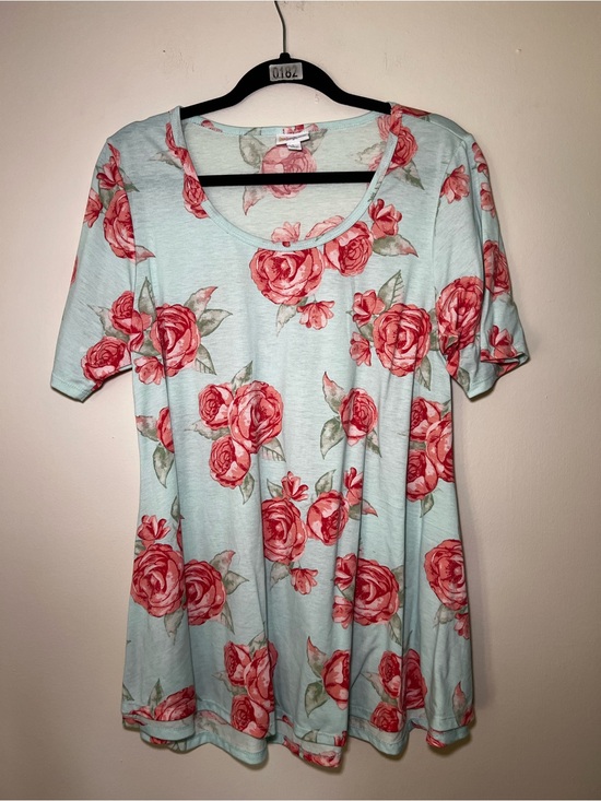 LuLaRoe Tops - LuLaRoe Light Blue Tee with Pink Rose Print